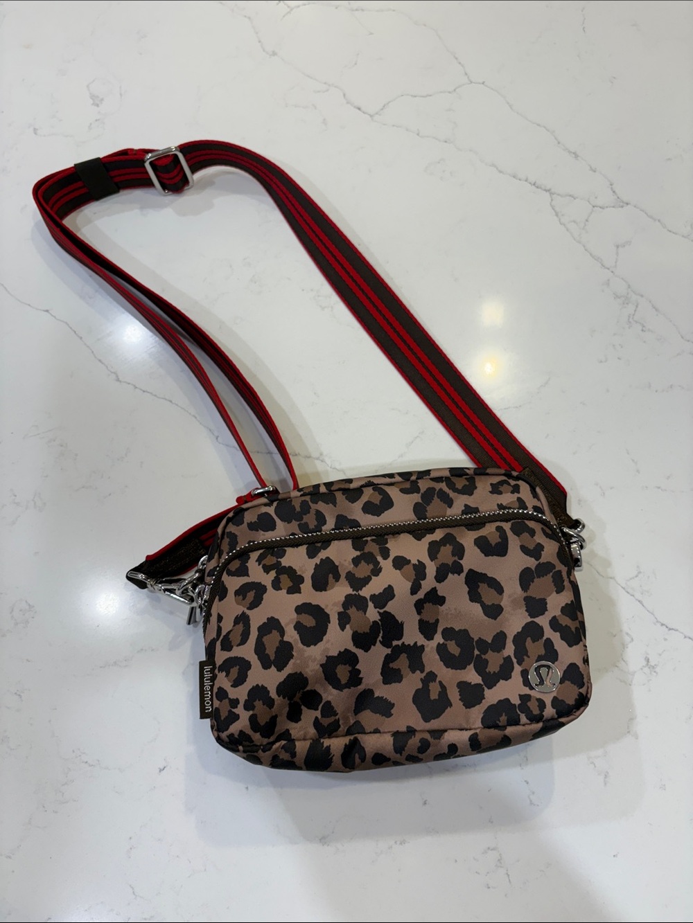 Lululemon Leopard Print Everywhere Crossbody Bag 2L - Picture 2 of 4